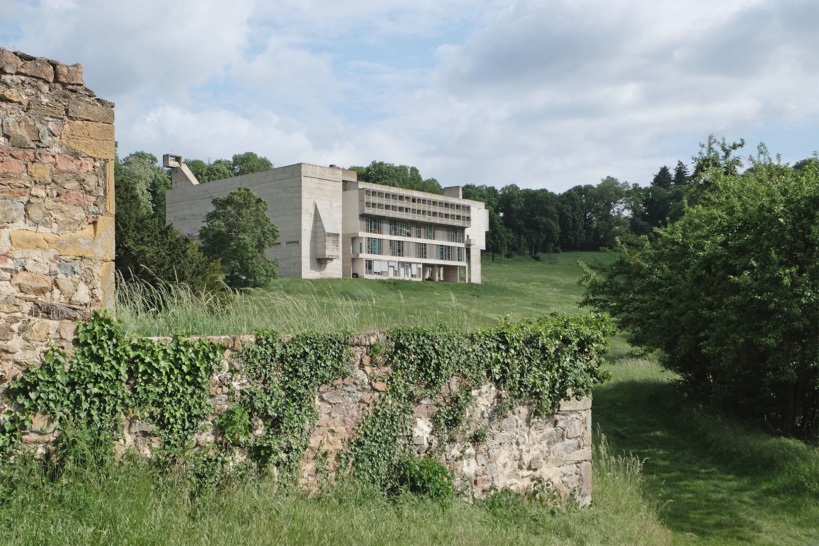 Le Corbusier - Couvent Sainte-Marie de la Tourette