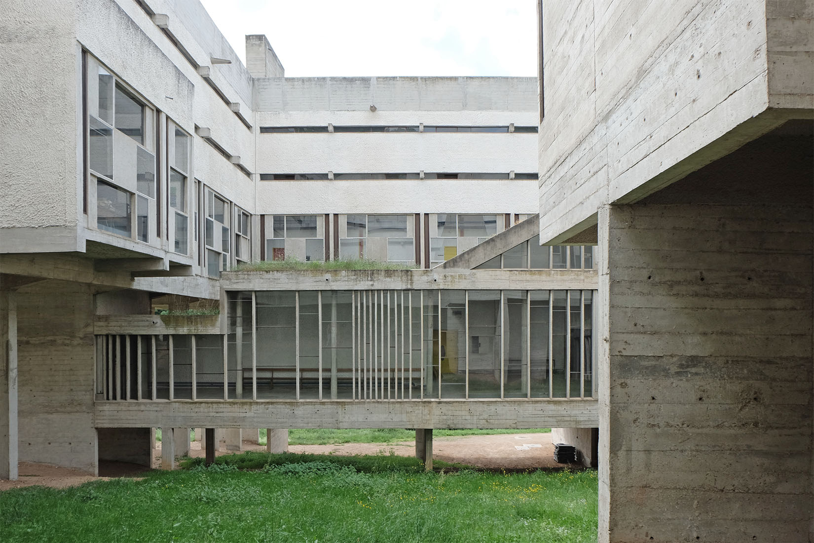 Le Corbusier - Couvent Sainte-Marie de la Tourette
