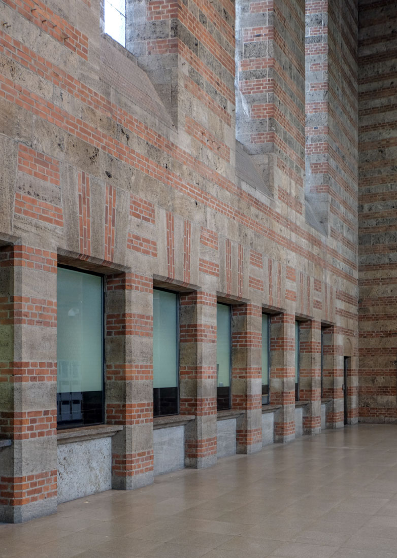 Paul Bonatz - Stuttgart Main Train Station