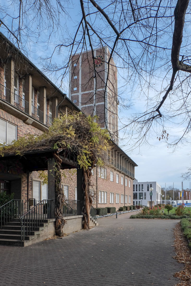 Paul Bonatz - Kornwestheim Town Hall with Water Tower