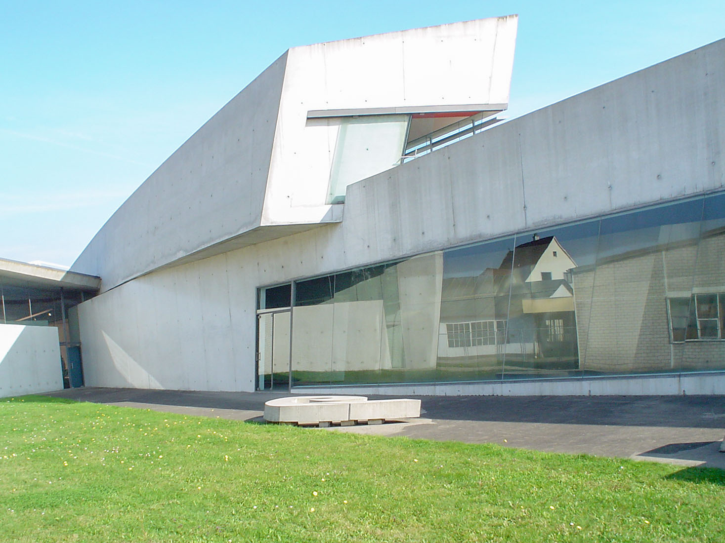 Zaha Hadid - Vitra Fire Station