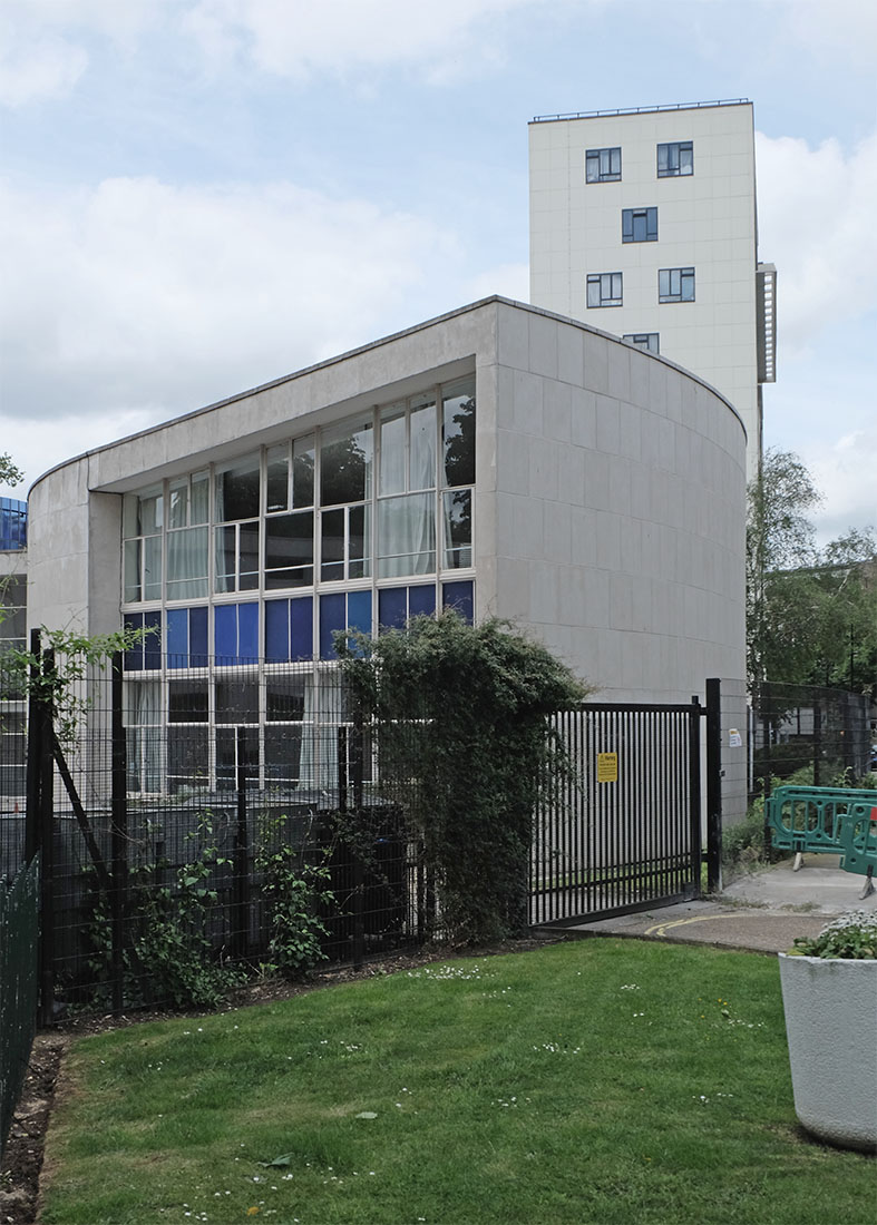 Denys Lasdun - Hallfield Primary School