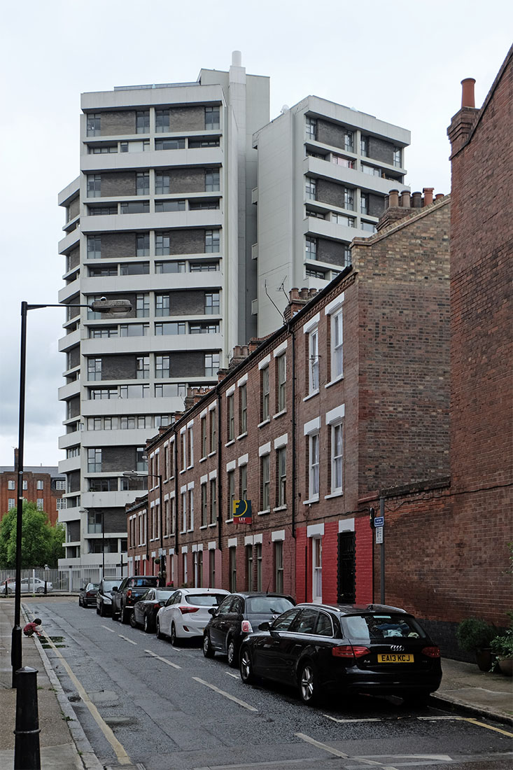 Denys Lasdun - Keeling House London