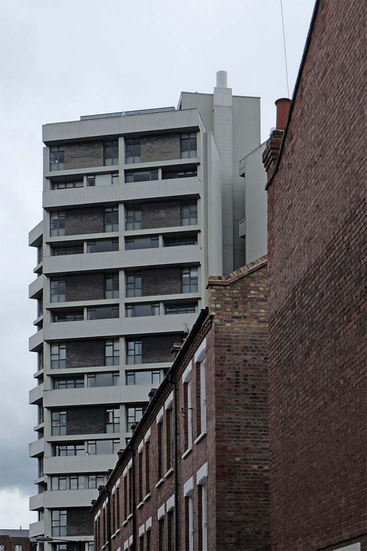 Denys Lasdun - Keeling House London