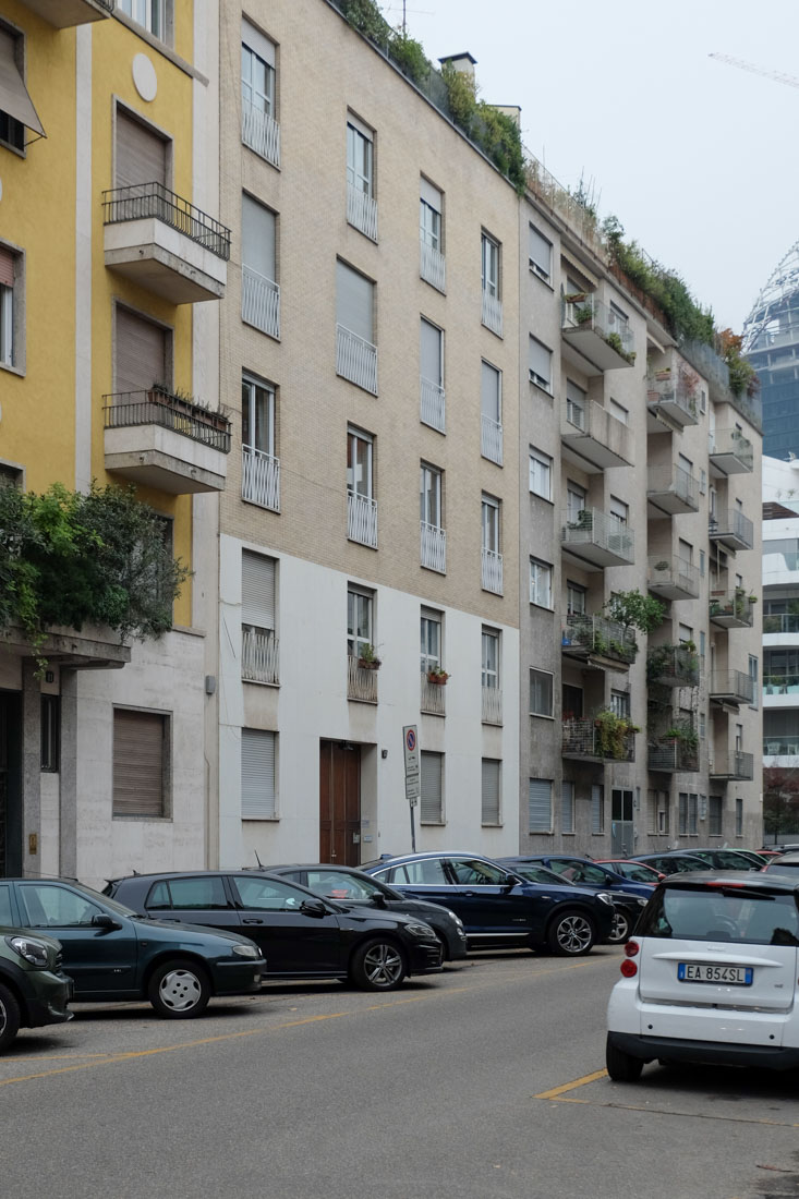 Asnago Vender - Apartment Building Via Plutarco 13, Milano