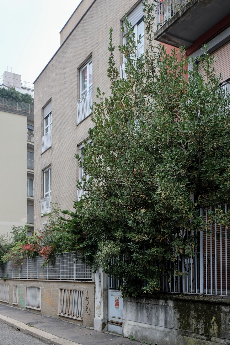 Asnago Vender - Apartment Building Via Plutarco 13, Milano