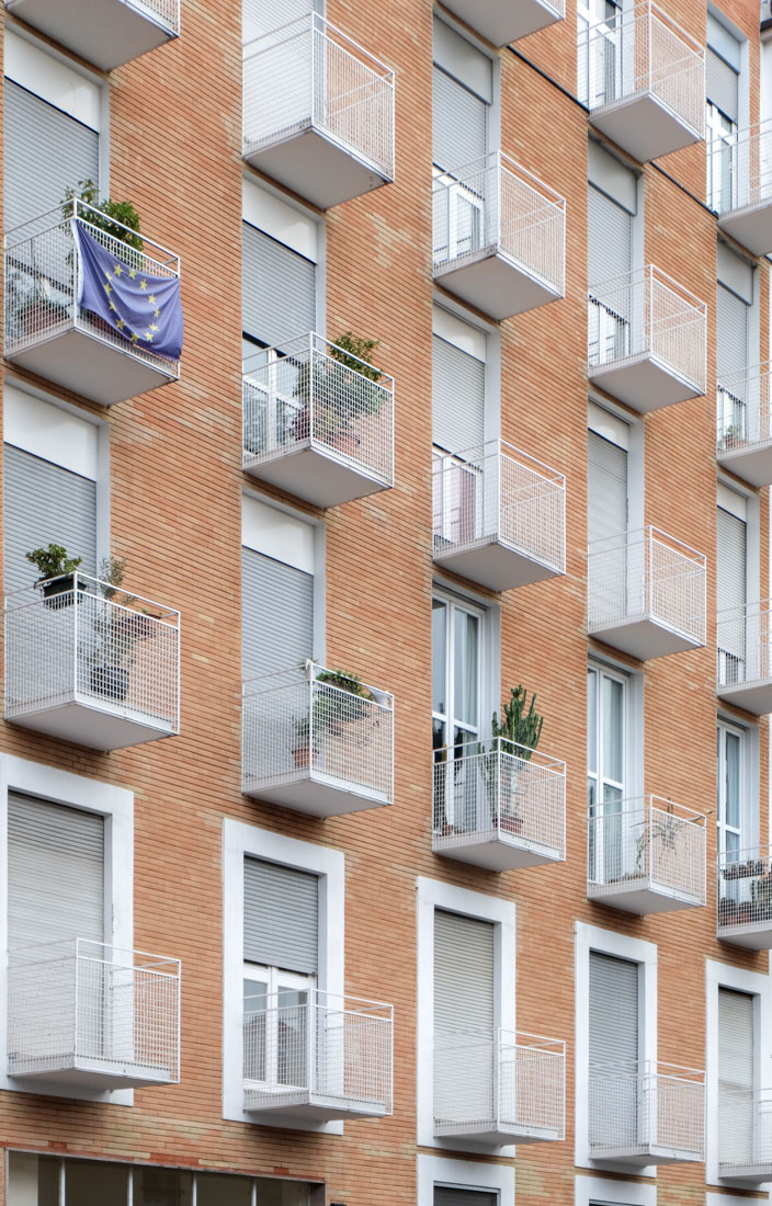 Asnago Vender - Apartment Building Via Col Moschin, Milano