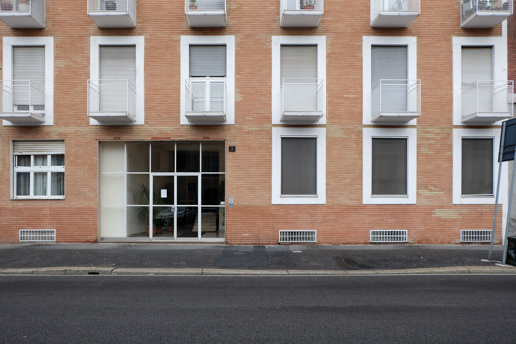 Asnago Vender - Apartment Building Via Col Moschin, Milano