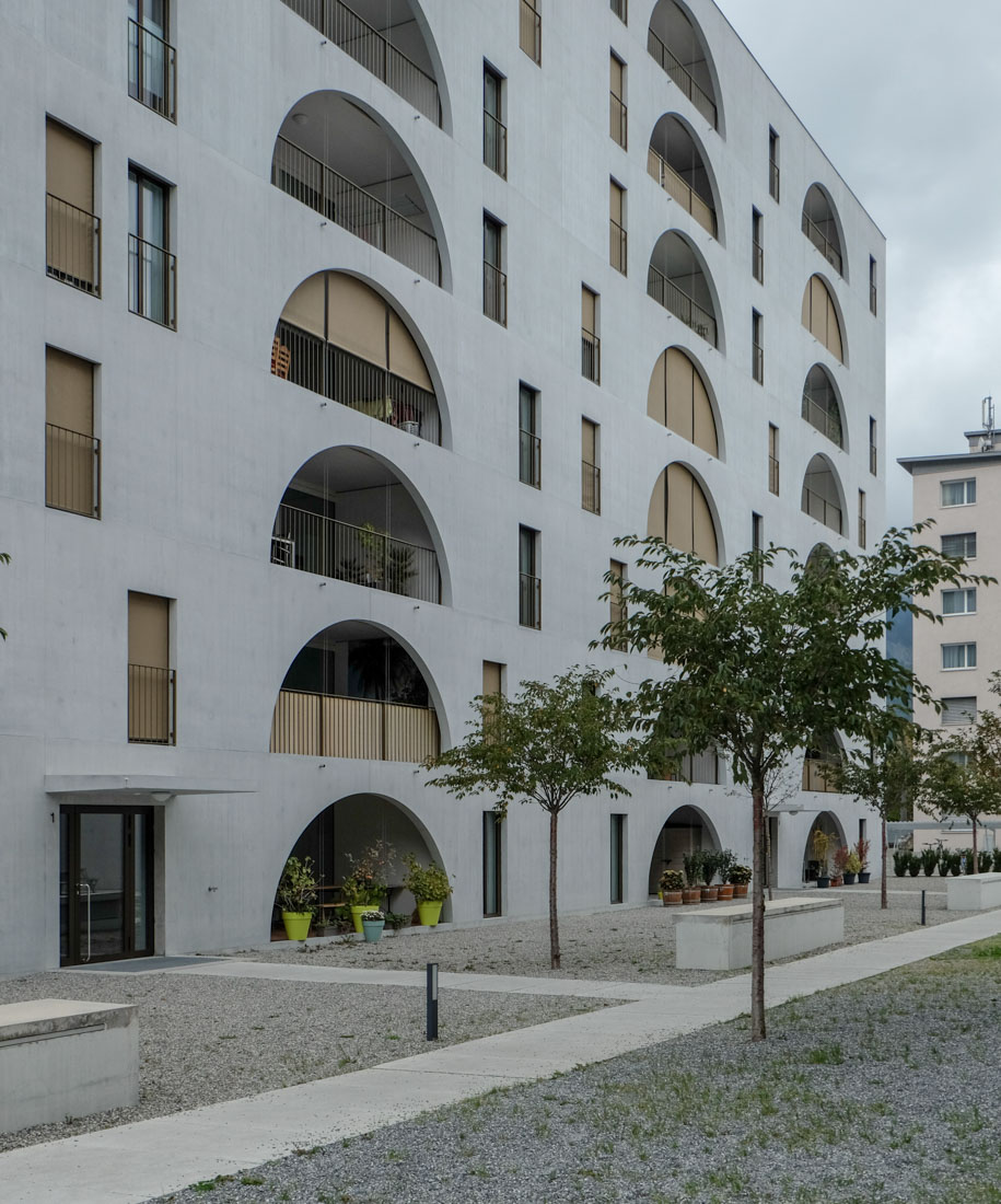 Bearth & Deplazes - Apartment Building Arcadas