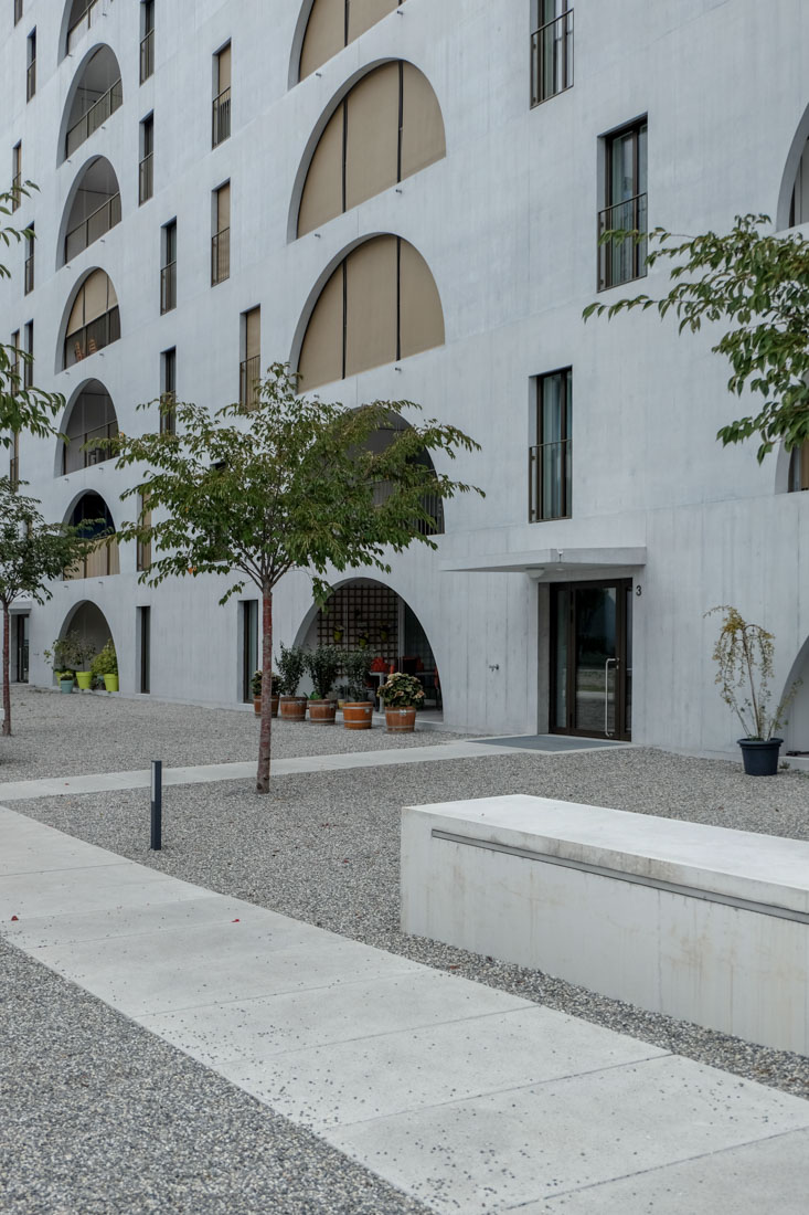 Bearth & Deplazes - Apartment Building Arcadas