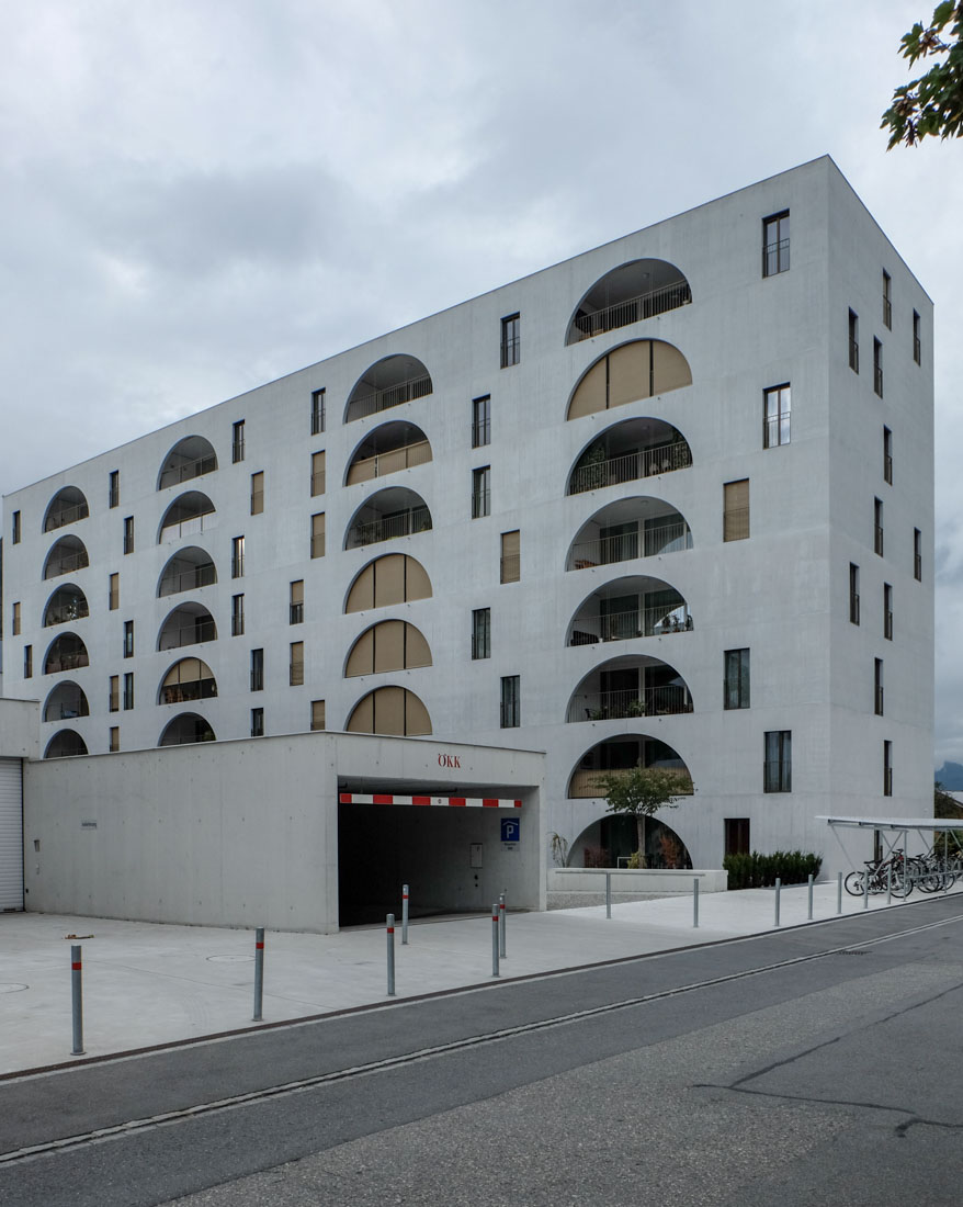 Bearth & Deplazes - Apartment Building Arcadas