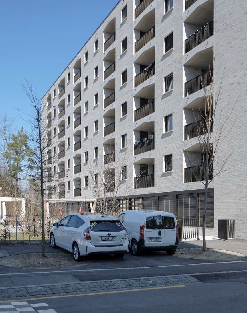 Bearth & Deplazes - Apartment Building Hirzenbach