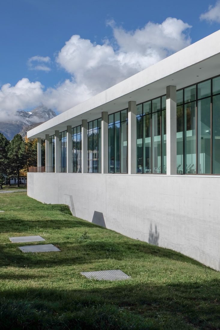 Bearth & Deplazes / Morger & Dettli - Pool, Spa & Sports Centre Ovaverva