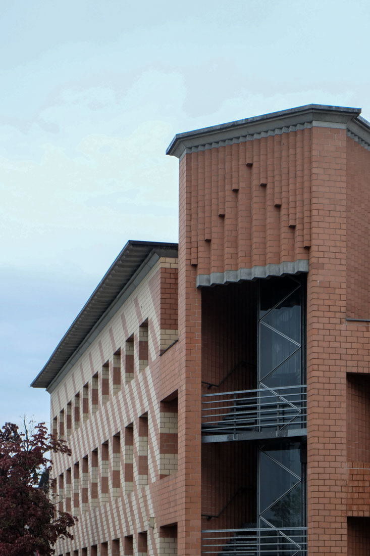 Btrix & Consolascio - Berani Commercial
                Building