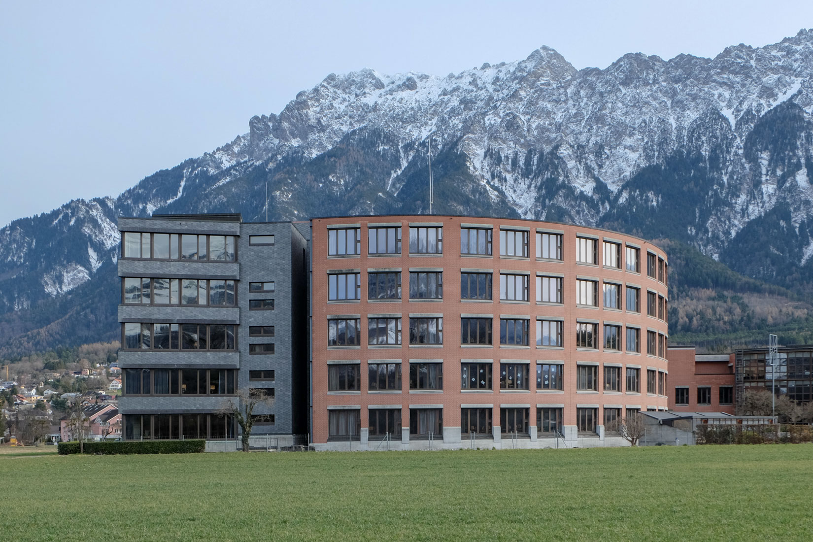 Ernst Gisel - Schoolcentre Mhleholz Vaduz