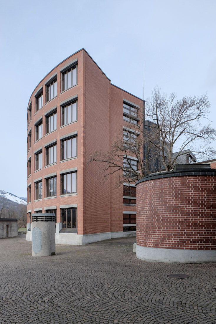 Ernst Gisel - Schoolcentre Mhleholz Vaduz
