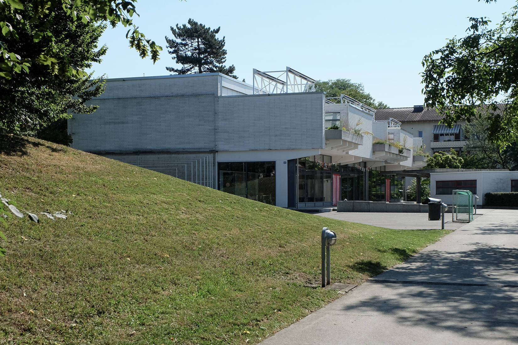 Peter & Klimentina Kamm - Letzi Schoolbuilding
                Zug