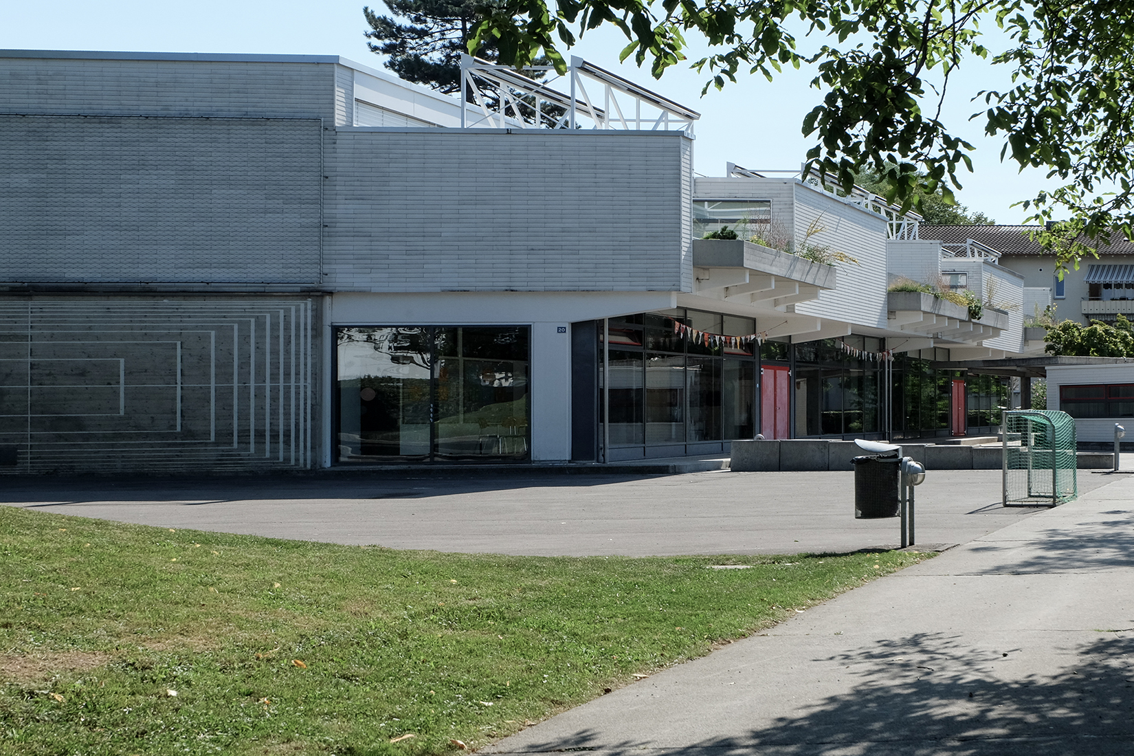 Peter & Klimentina Kamm - Letzi Schoolbuilding
                Zug