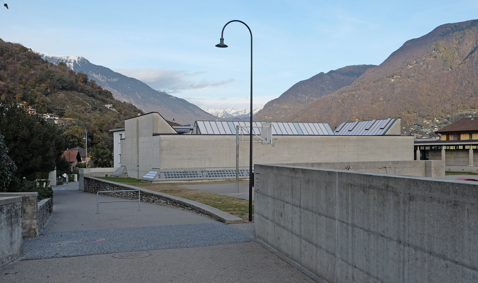 Luigi Snozzi - Gymnasium (Palestra) Monte Carasso