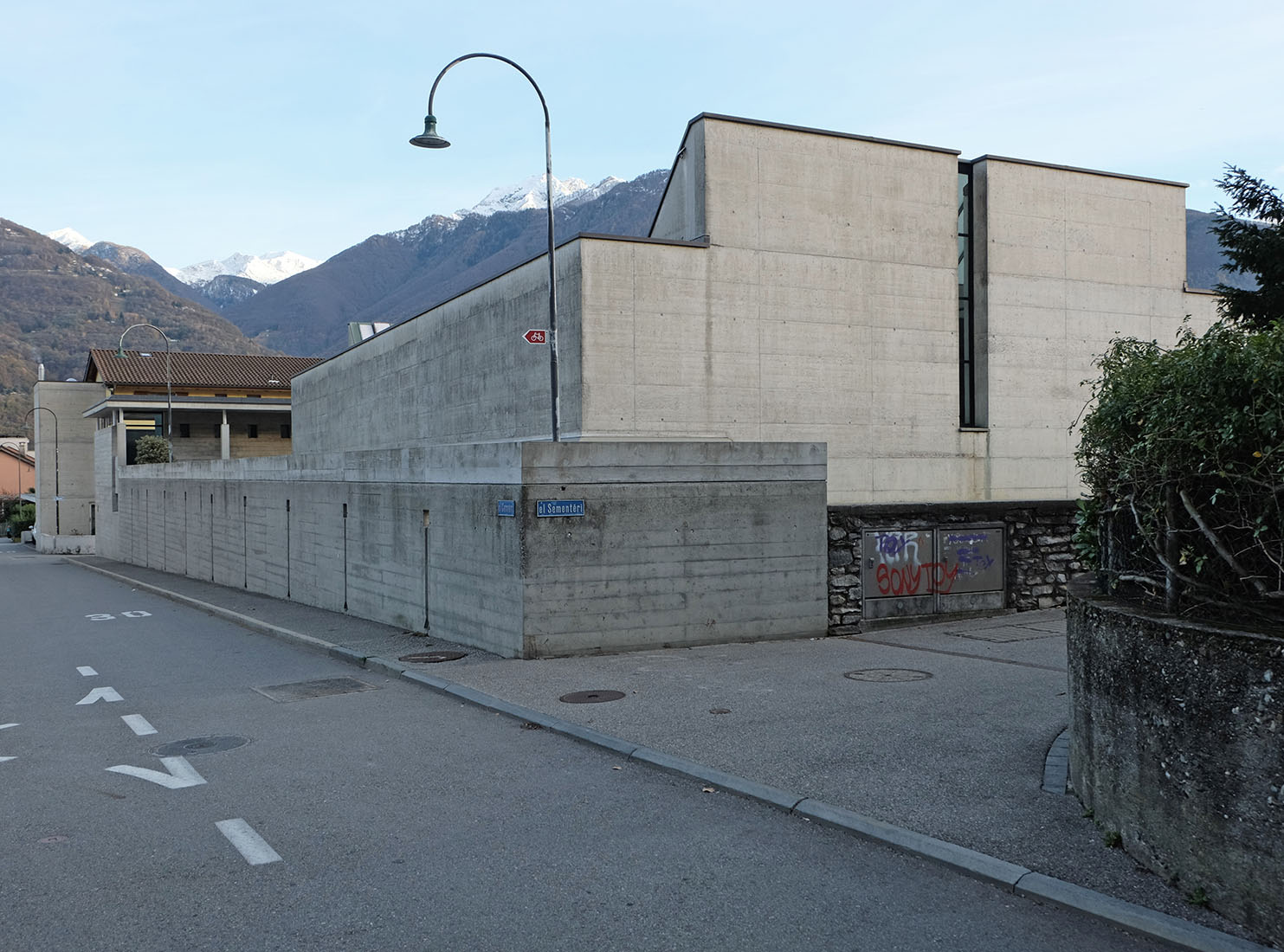 Luigi Snozzi - Gymnasium (Palestra) Monte Carasso