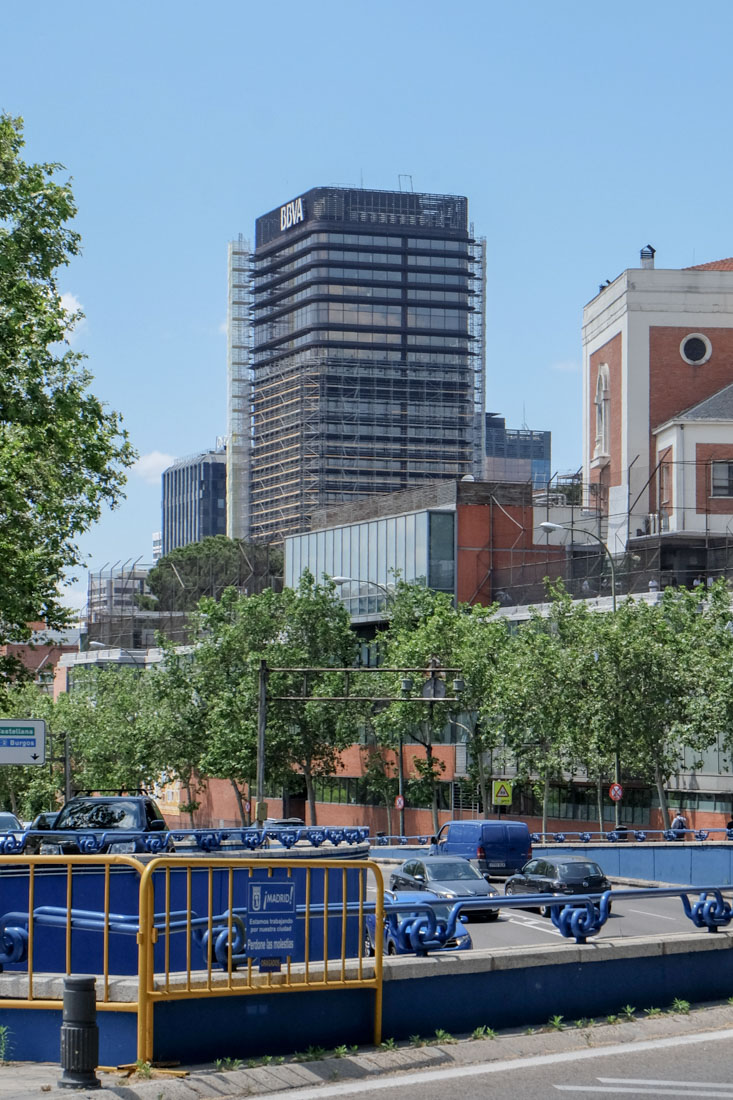 Francisco Javier Senz de Oiza - Banco de Bilbao Tower